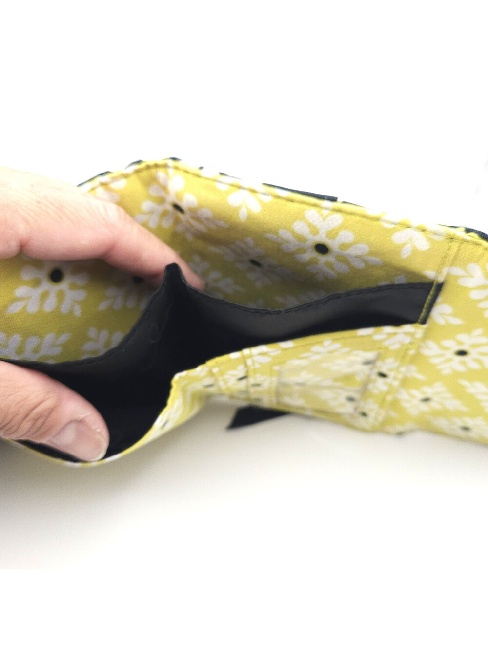 Vera Bradley Quilted Trifold Euro Retired Baroque Wallet Black Yellow Floral - Picture 6 of 7